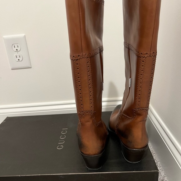 Gucci calf high brown leather boots. Pre-owned from non smoking home. - Picture 3 of 7